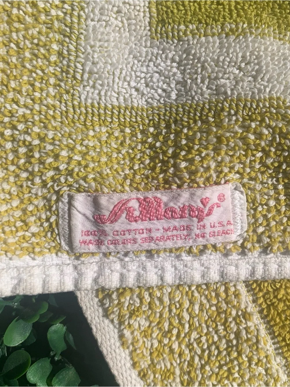 Vintage 70s St Mary’s Cotton Mod Yellow & Green Sunflower Bath & Hand Towel Set